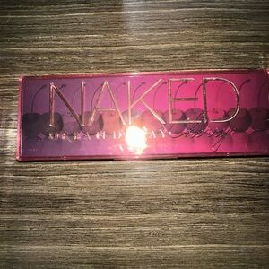 Urban Decay Naked Cherry Palette - Rich Berry Tones